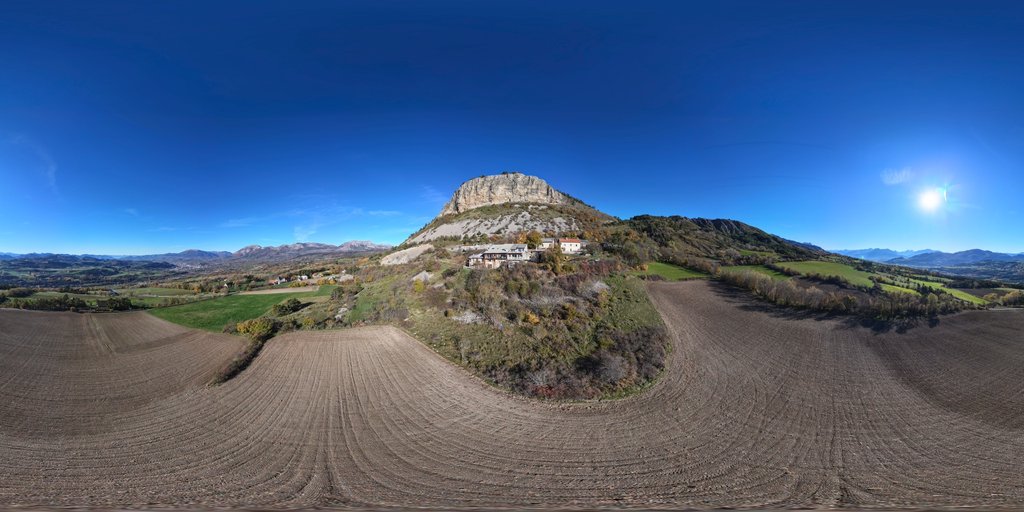 Vue aérienne du Chapeau de Napoléon près de Gap, Hautes-Alpes