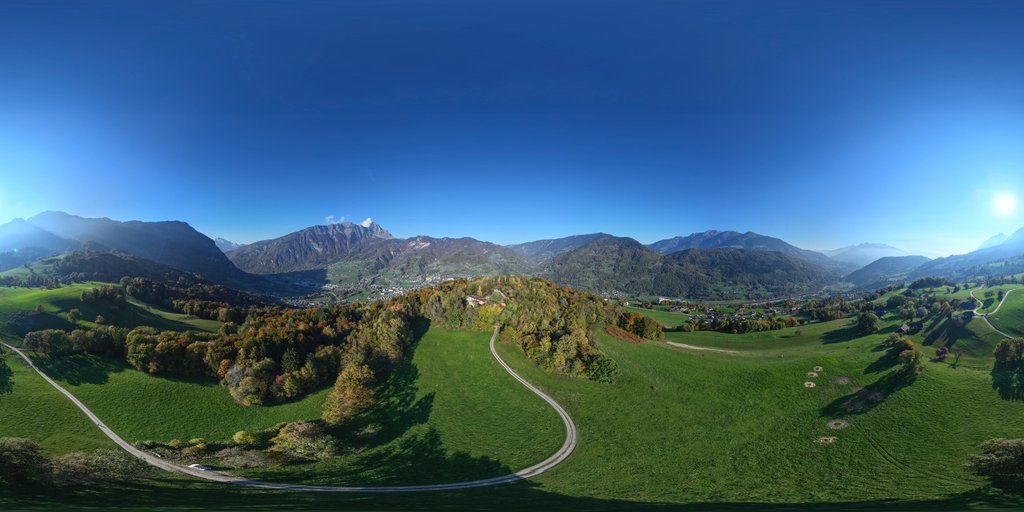 Vue aérienne d'automne sur Marthod près d'Ugine en Savoie