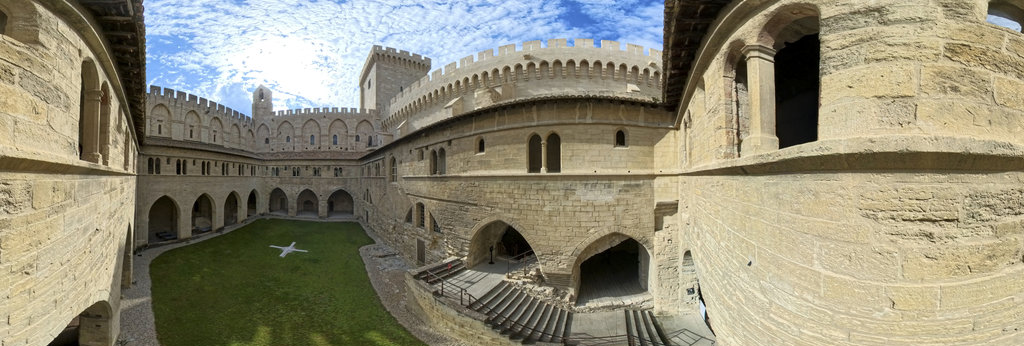 Cloître Benoît XII du Palais des Papes à Avignon, Provence, France
