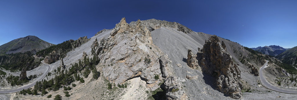 La Casse Déserte sur la route du col d'Izoard, Hautes-Alpes, France
